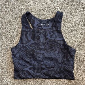 Elegant Black Patterned Sports Bra